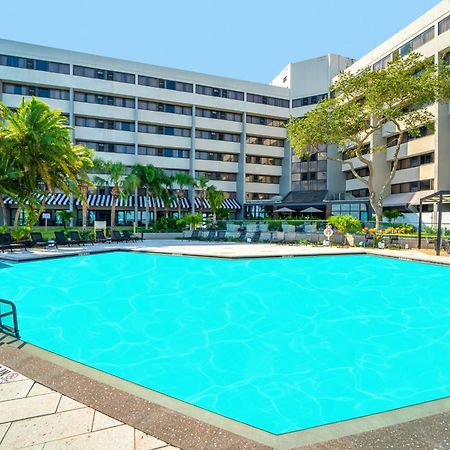 Doubletree By Hilton Tampa Rocky Point Waterfront Hotel Exterior photo